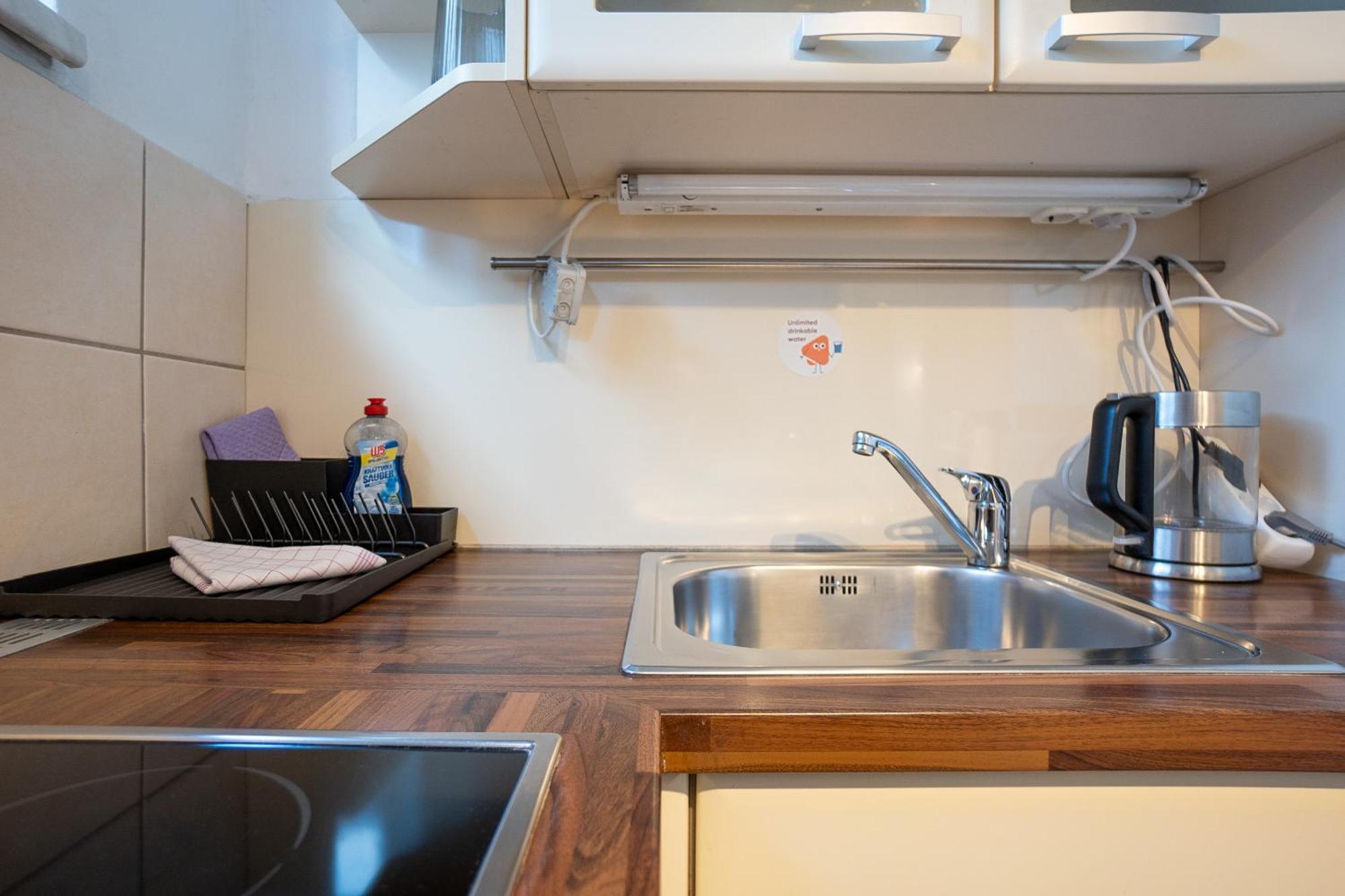 Apartment With A Private Terrace Located Right Near Belvedere Castle, 15 Minutes Away From Stephansdom *